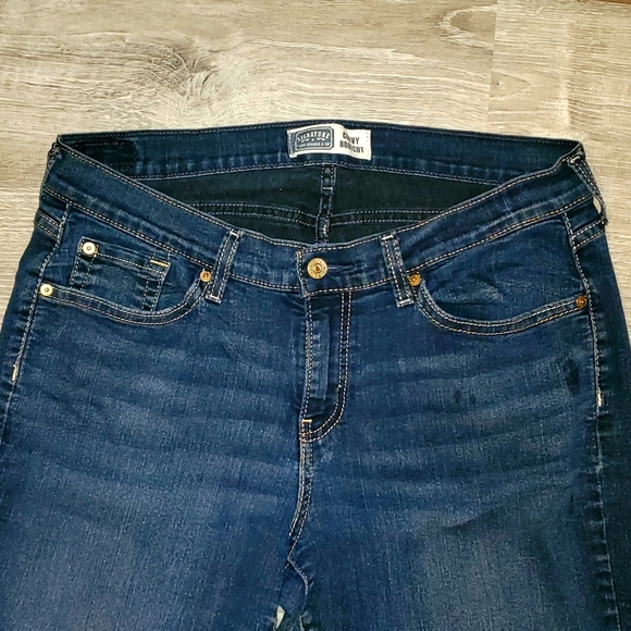 Signature Levi's Jeans - Picture 4 of 4
